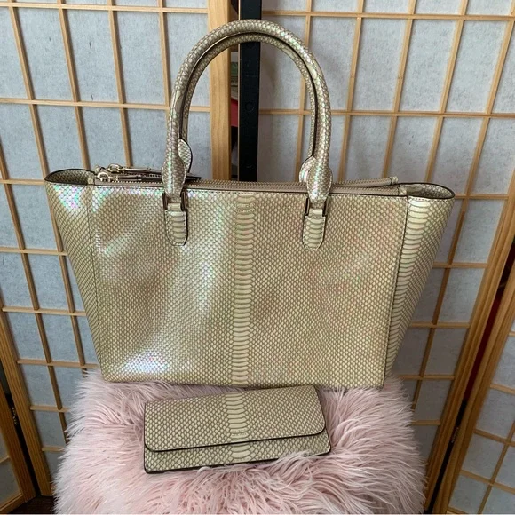 RARE! henri bendel ‘Dalton’ Iridescent Mermaid Large Satchel / Tote Bag